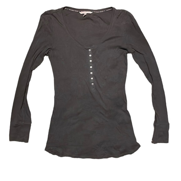 VICTORIA’S Secret Gray Long‎ Sleeve Scoop Neck Woman’s Shirt - Picture 1 of 7